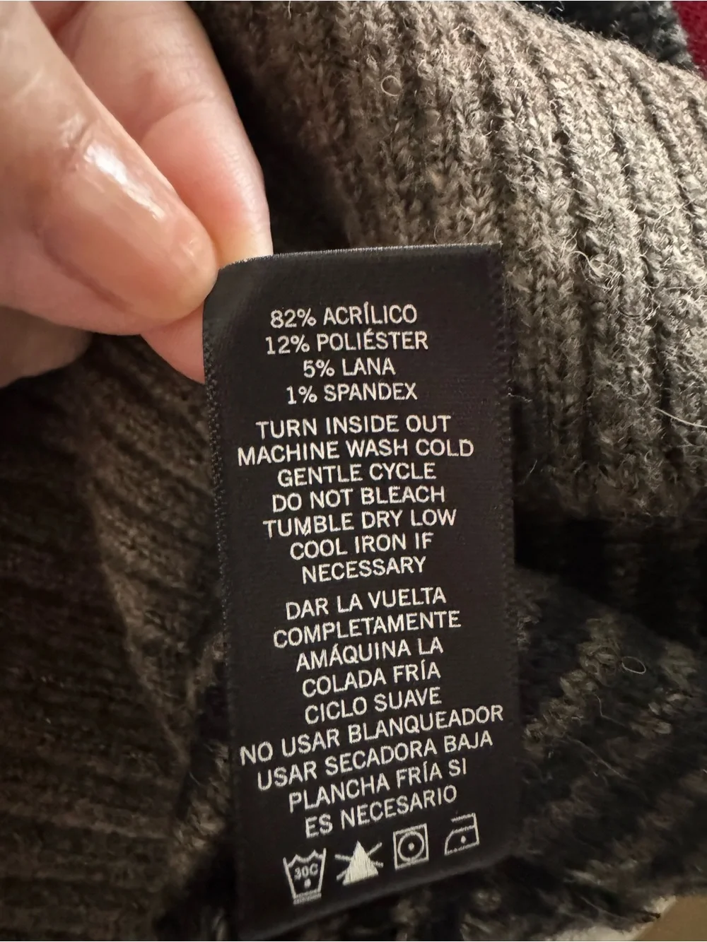 NWT Geoffrey Beene Gray Ribbed V-Neck Sweater